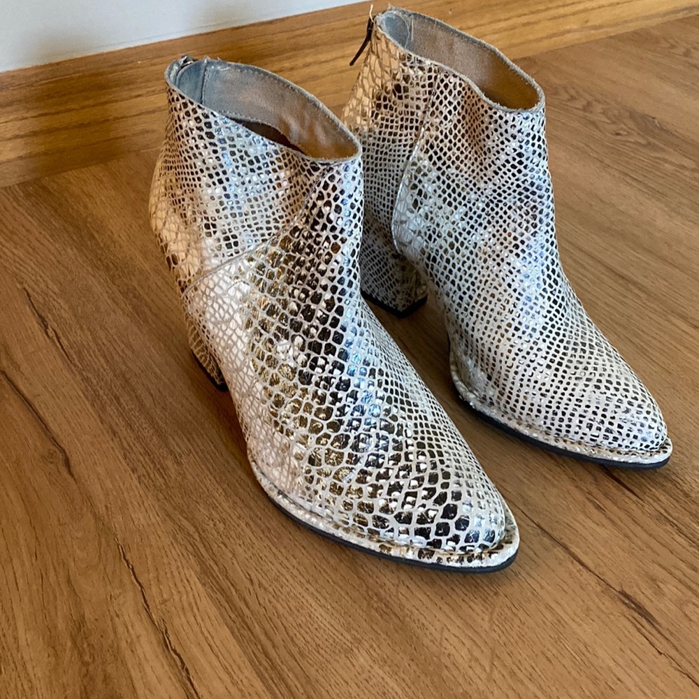 Snake skin ankle boots size 7